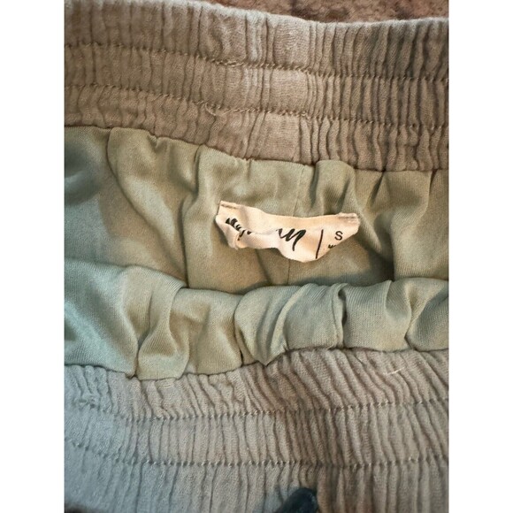 Womens New In Sage Green Set Size Small Button Shirt Ruffle Shorts - Picture 4 of 8